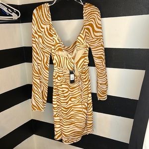 Fashion Nova “ Wild thoughts” size: M